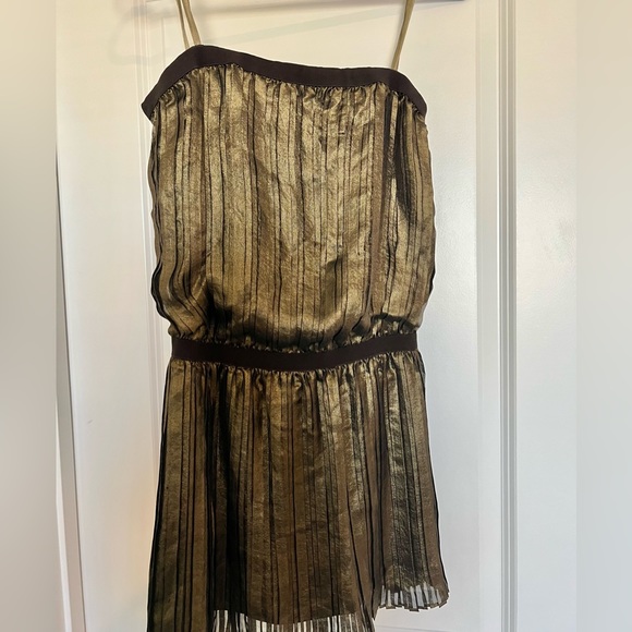 BCBG MAX AZRIA “RIVE” GOLD METALLIC BLACK MINI PLEATED DRESS. Size Small - Picture 3 of 10